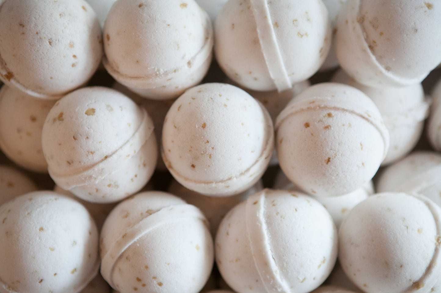 Old Whaling Company Oatmeal Milk and Honey Bath Bomb 8 oz